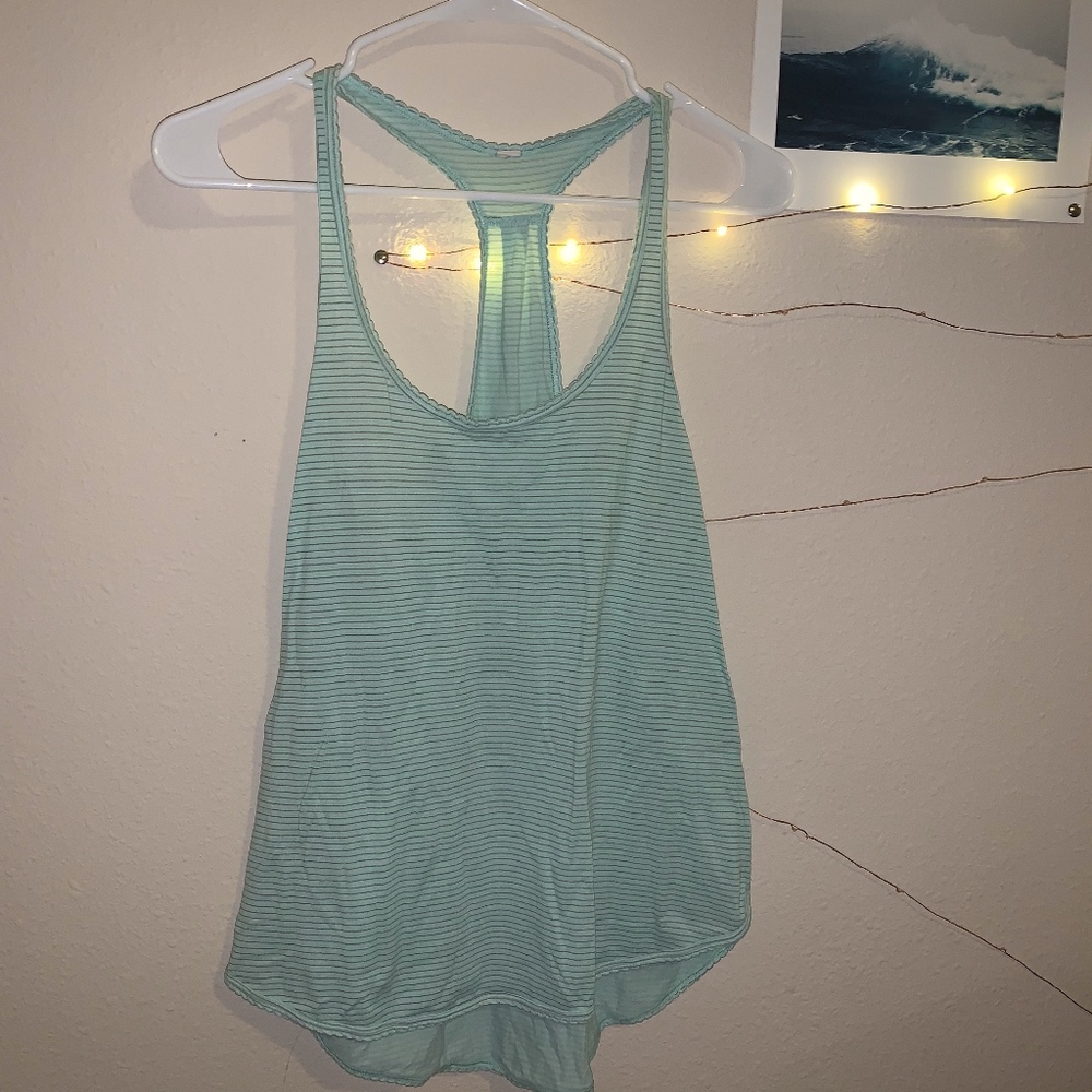 Lululemon exercise tank